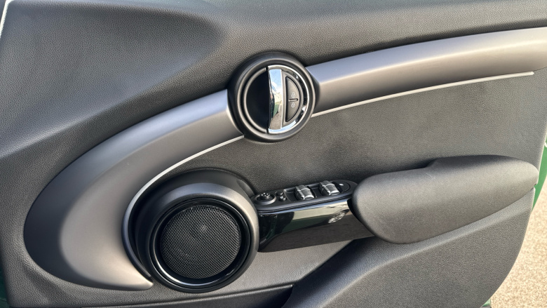 MINI Hatchback 1.5 Cooper Exclusive 5dr Petrol Hatchback